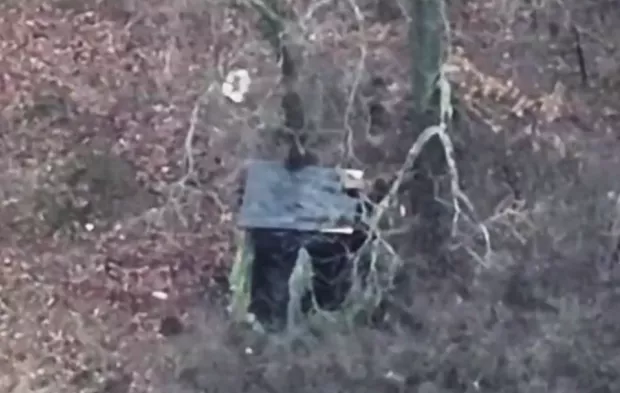 "Цікава вундервафля": У 63-й ОМБр показали, як росіяни намагались збивати українські дрони кришками від унітазів (відео)