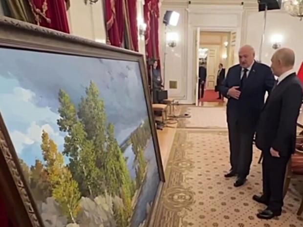 Підлабузництво 80-го рівня: Лукашенко подарував Путіну картину з краєвидами Валааму, де жив "духовний наставник" російського диктатора (фото, відео)