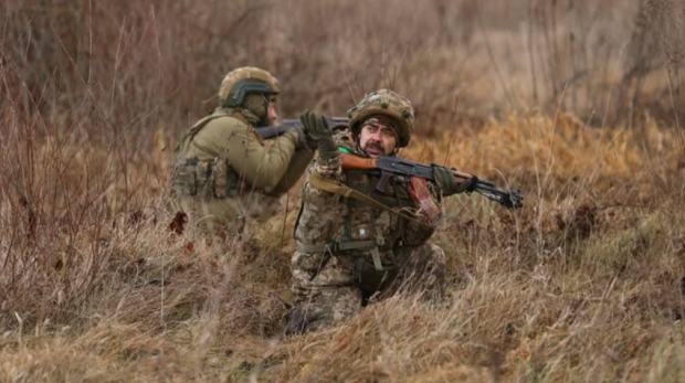 Не здали попри шалений тиск ворога: В ЗСУ заперечили відступ з важливого для оборони населеного пункту Донбасу