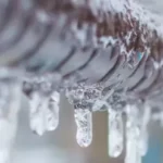 Актуально в морози: Що робити, якщо у трубах замерзла вода