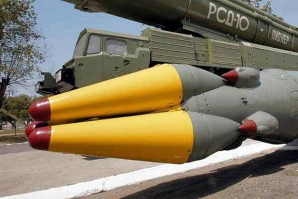 У лісі виникли вирви: Reuters дізналось, куди росіяни ударили "Орєшніком" на Львівщині