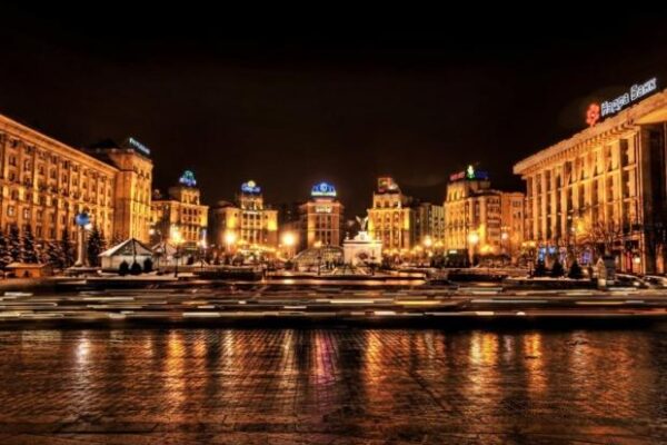 У Києві де-факто скасували комендантську годину, але вголос сказати про це бояться, - політолог