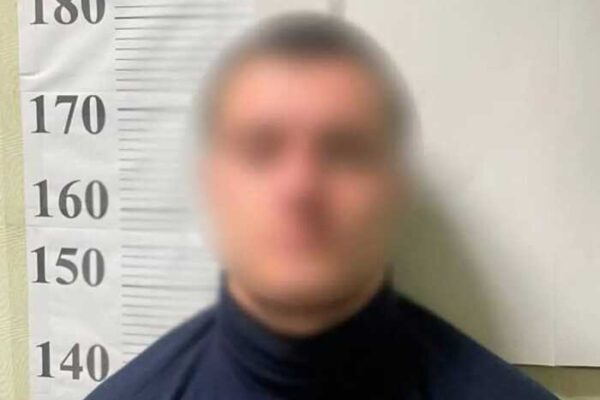 У Києві затримали 28-річного чоловіка, який під час конфлікту напав на батька