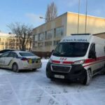 У школі Києва учень з ножем напав на вчительку та однокласника