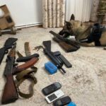 Правоохоронці викрили угрупування, що намагалося реалізувати одну з найбільших партій захопленої зброї