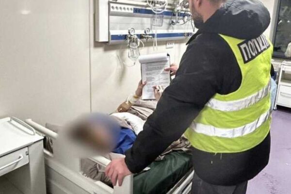 Напад із ножем у київській школі: підлітку оголосили підозру, постраждалі в тяжкому стані