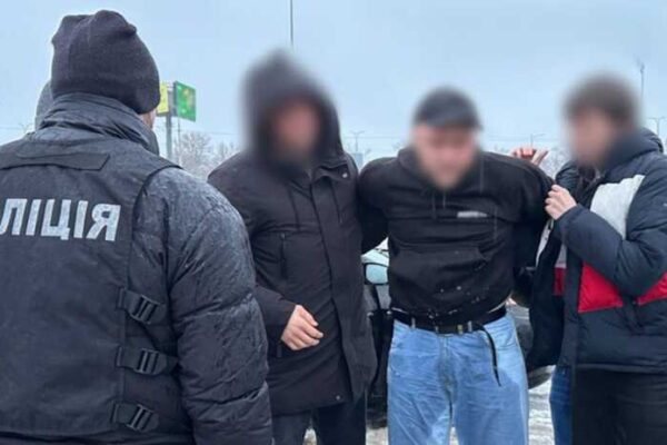 У Києві затримали чоловіка, підозрюваного у посередництві між ухилянтами і ТЦК
