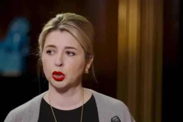 "Ти уявляєш, що буде? Давай зачекаєш": Кохана ексміністра Кулеби розповіла, як чоловік вмовляв її не відкривати секс-шоп