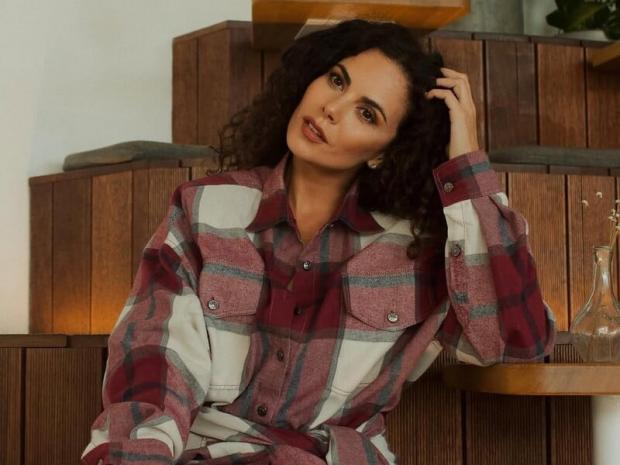 Використовуючи субтитри... російською: Настя Каменських пояснила, чому пише пости іспанською