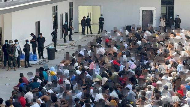 Розплата за страшні злочини була така ж: У Китаї стратили 11 організаторів скам-табoрів, де людей утримували як рабів