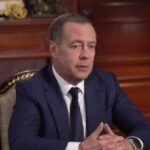 "Аннушка вже пролила олію": Медведєв заявив, що перемога РФ вже "проглядається", і пригрозив Зеленському