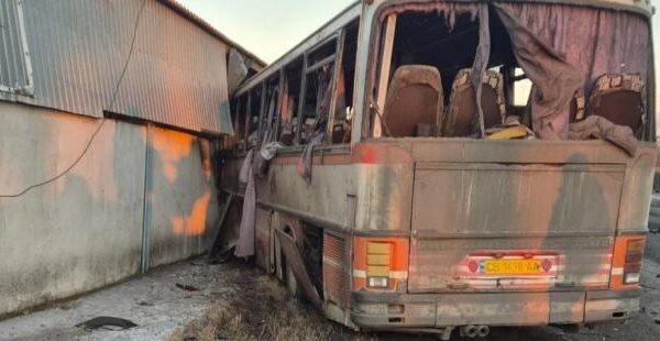 Багато загиблих: Росіяни атакували дроном автобус на Дніпропетровщині, який перевозив шахтарів після зміни (фото 16+)
