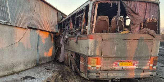 Багато загиблих: Росіяни атакували дроном автобус на Дніпропетровщині, який перевозив шахтарів після зміни (фото 16+)