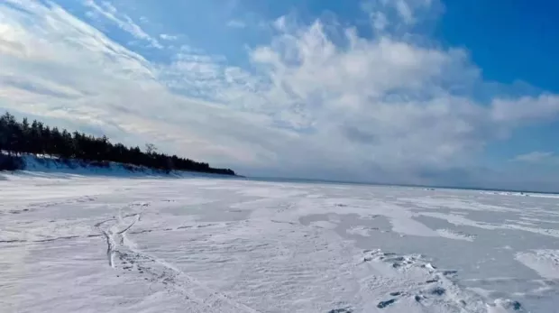 Дрифт став смертельним: На Київщині авто провалилося під лід, знайшли тіло загиблого, ще одного шукають