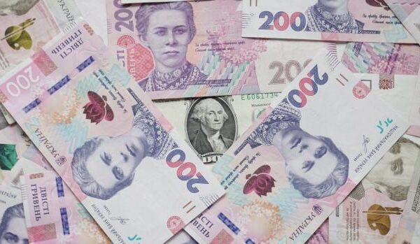 Українські роботодавці "полюють" на цих працівників: Ось хто став на вагу золота