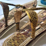 Що відомо про золоті сандалі Тутанхомона, котрими фараон Єгипту топтав своїх ворогів