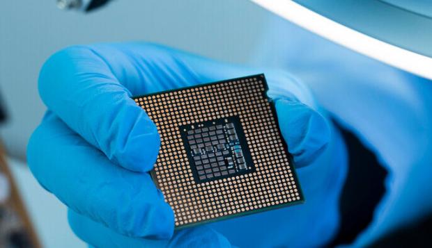 "Імпортозаміщення" пішло не за планом: Оборонка РФ не змогла створити власну криптографічну мікросхему