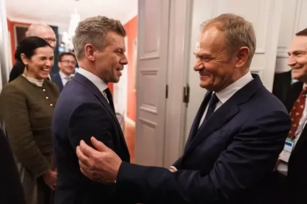 "Прізвище цієї пані - лише збіг обставин...": Туск і Мадяр обмінялися дотепними жартами про Орбана та Трампа (відео)