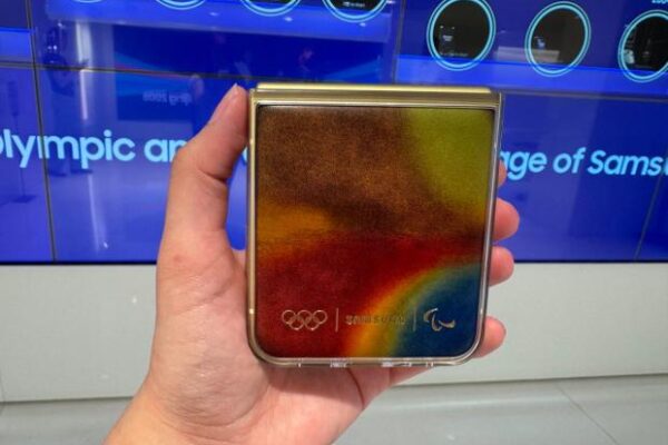 Дали тільки гігієнічні набори: Росіяни з білорусами на Олімпіаді скаржаться, що не отримали в подарунок ексклюзивні смартфони, як решта спортсменів