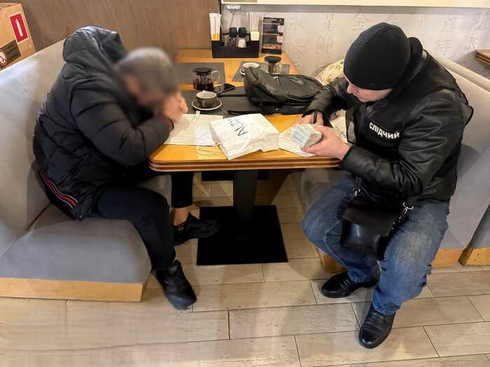 У Києві вимагали 500 тисяч доларів від бізнесмена за приховування інсценованого вбивства на полюванні