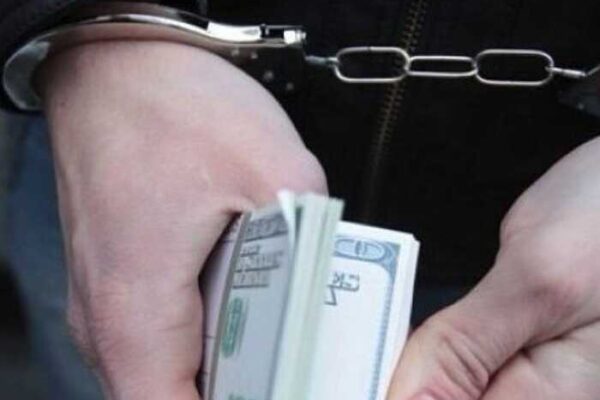 8000 доларів за групу інвалідності: на Волині викрили лікаря на вимаганні грошей