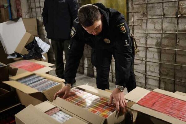 У Запоріжжі викрили масштабний тіньовий бізнес: вилучено понад 37 500 пачок нелегальних цигарок
