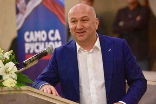 Сербський міністр і російська зброя: як Ненад Попович пов’язаний із виробництвом компонентів для атак по Україні