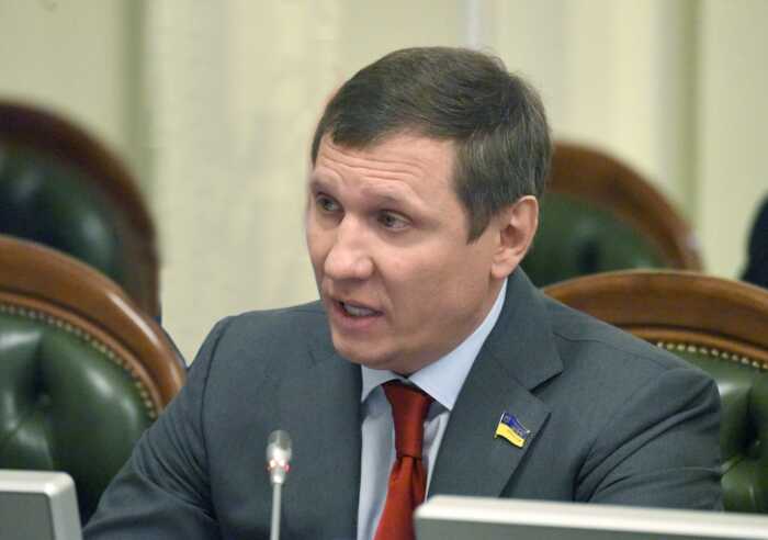 Депутат-утікач і бюджет війни: як Сергій Шахов, перебуваючи за кордоном, зберіг контроль над державними закупівлями