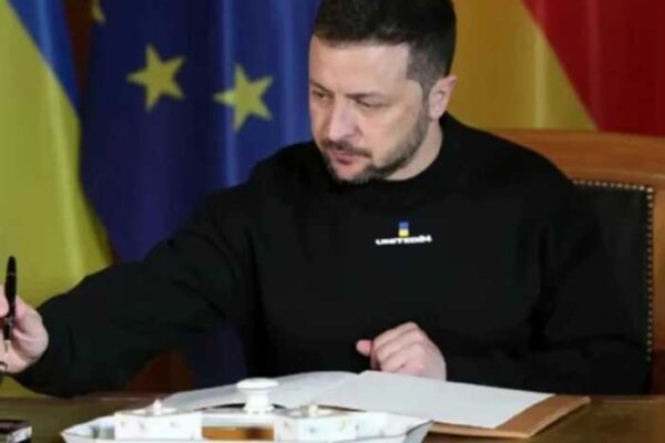 Зеленський продовжив санкції проти Фірташа та Козака