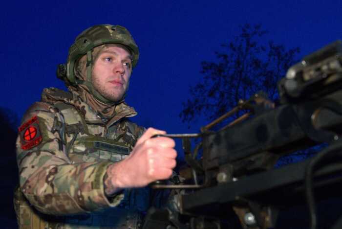 Росія запустила по Україні групи дронів