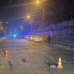 У Запоріжжі одразу дві автівки переїхали пішохода