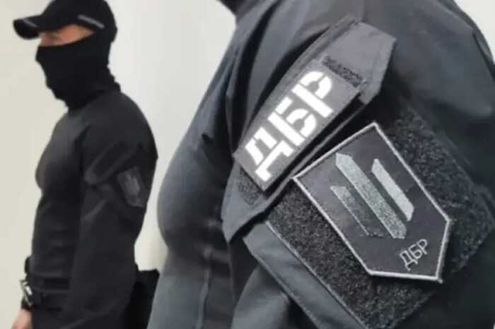 Командир військової частини на Київщині постане перед судом за продаж «дозволів» на виїзд