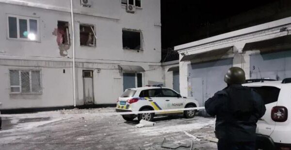 Черговий теракт росіян? У Дніпрі вибух пошкодив будівлю відділку поліції (фото)