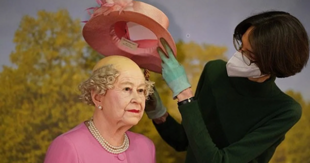 Лиса Єлизавета II: Воскова фігура королеви в німецькому музеї шокувала відвідувачів