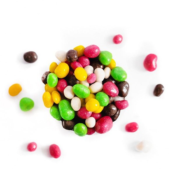 Солодка ностальгія: Звідки насправді взялися різнокольорові "морські" драже