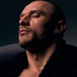 "Тарасику, усі ми знаємо твій секрет": Зірковий український актор пристрасно поцілував чоловіка в губи (відео)