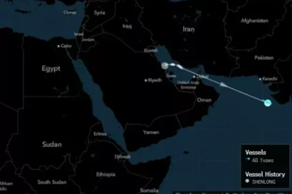 Танкер з мільйоном барелів саудівської нафти прорвав оголошену Іраном "блокаду" Ормузької протоки