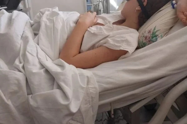 Страшна трагедія: На Дніпропетровщині дитині ампутували ногу після нападу собаки