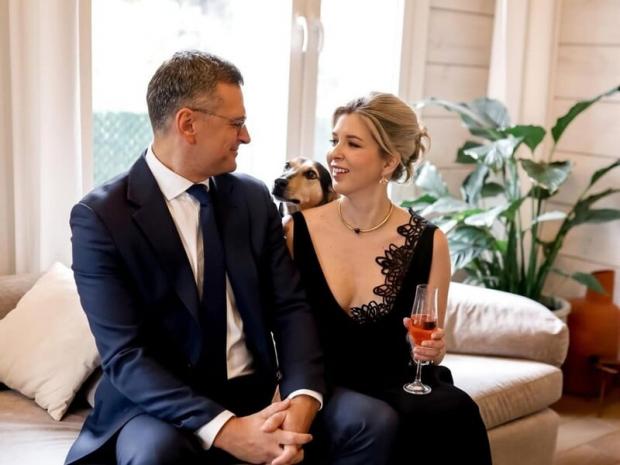 "У сина дорога школа, няня потрібна...": Наречена Кулеби вразила доходами