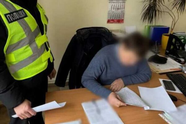 Посадовець КП ШЕУ Шевченківського району завдав 500 тисяч гривень збитків під час закупівлі технічної солі