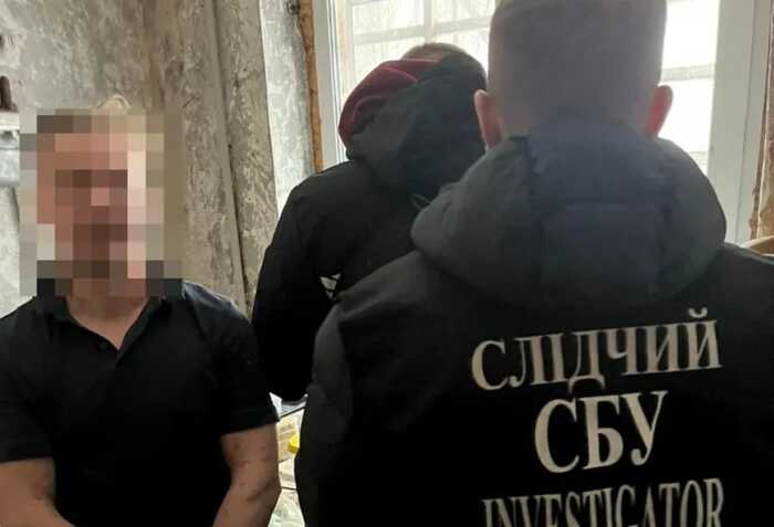 У Дніпрі затримали чоловіка, що передавав у  чатах дані про патрулі ТЦК