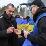 Україна повернула з полону ще 302 людей: відбувся другий етап обміну з Росією