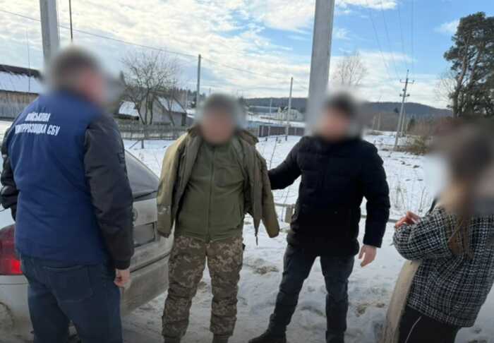 На Львівщині військові за 11 тисяч доларів організували втечу курсанта з частини