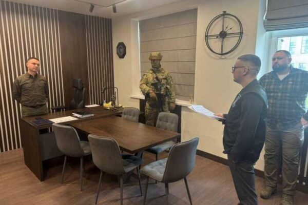 Вимагали гроші з бурштинового бізнесу: затримано високопосадовців СБУ Ігоря Бріку, Олега Токарчука, Олександра Якобчука та посередника