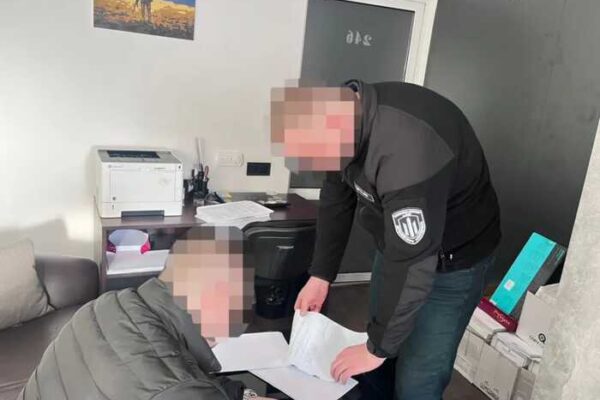 ДБР викрило схему переведення військових на небойові посади за хабар 7 тисяч доларів