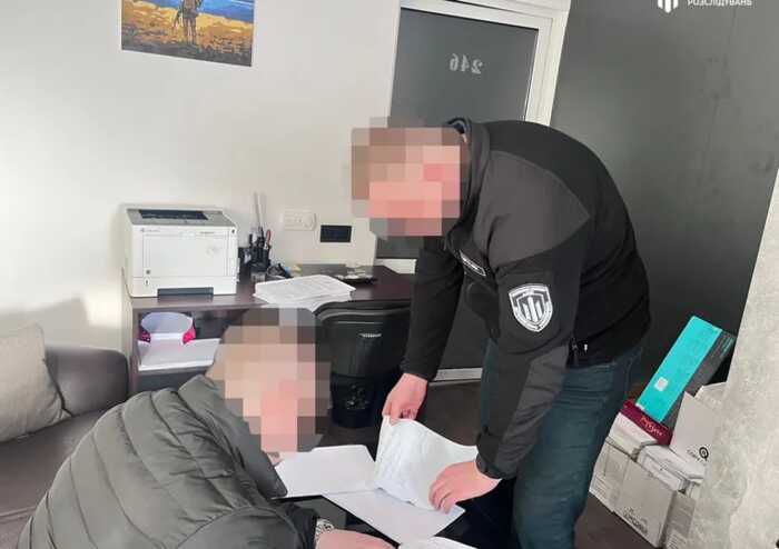 ДБР викрило схему переведення військових на небойові посади за хабар 7 тисяч доларів