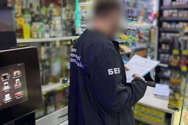 В Одесі викрили схему продажу нелегального тютюну на 6,4 мільйона гривень