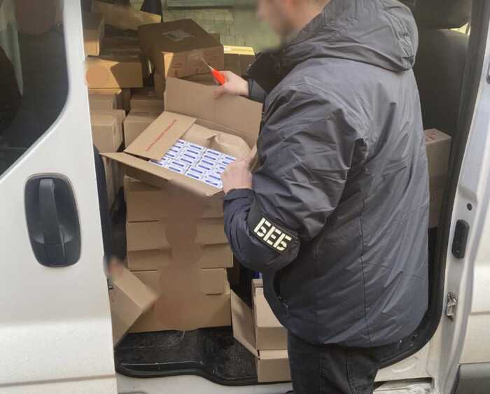 БЕБ викрило канал продажу нелегальних сигарет через Telegram