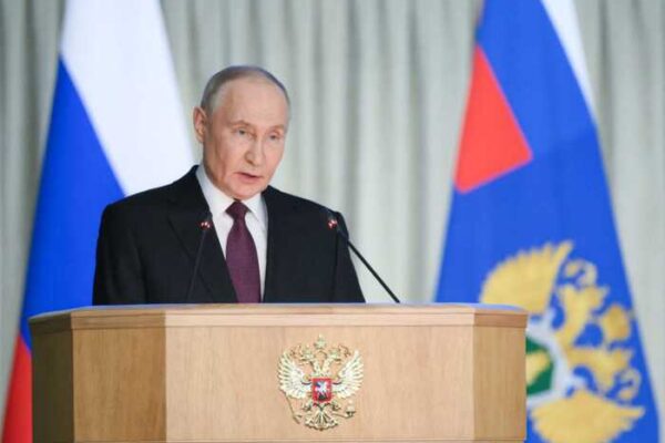 Reuters: Путін витрачає на окуповані землі України утричі більше, ніж на розвиток 20 регіонів РФ