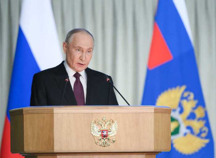 Reuters: Путін витрачає на окуповані землі України утричі більше, ніж на розвиток 20 регіонів РФ